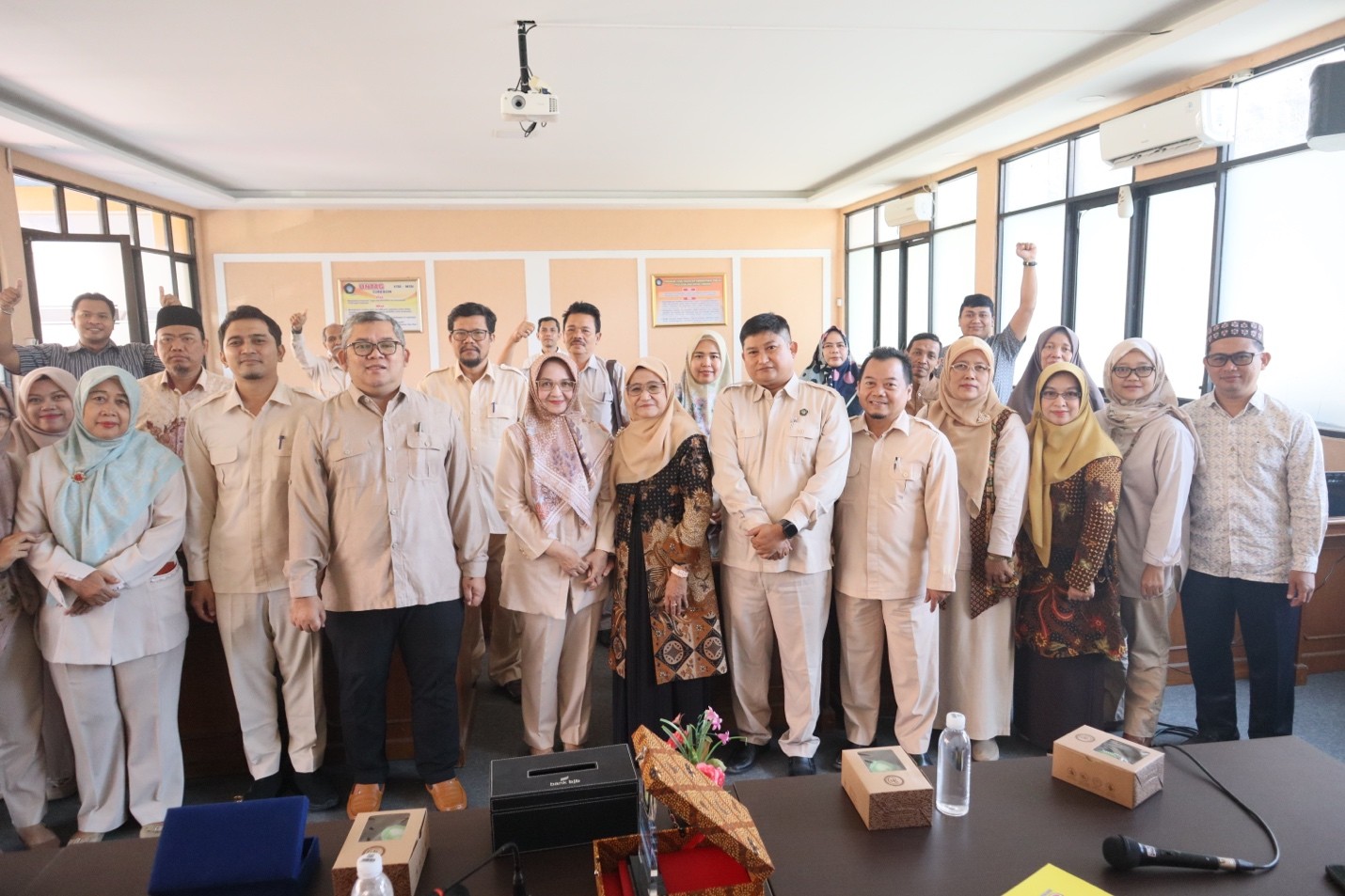 Kolaborasi LPPM Unisba dengan LPPM Untag Cirebon : Untuk Peningkatan Produktivitas Tridharma Perguruan Tinggi